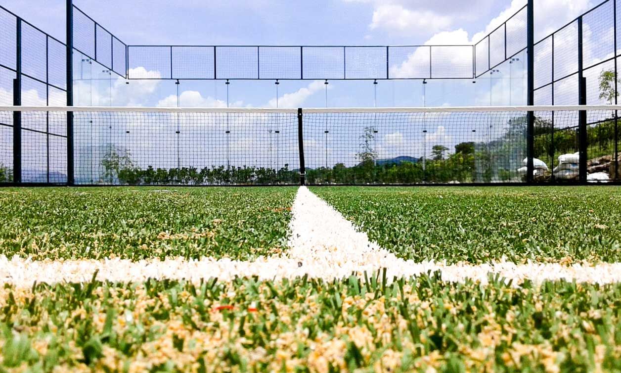 Cancha de Padel Interior Pasto